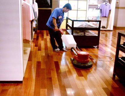 木地板打蠟工序
